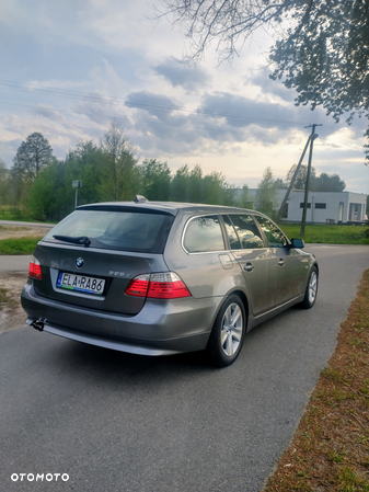 BMW Seria 5 525d Touring - 3