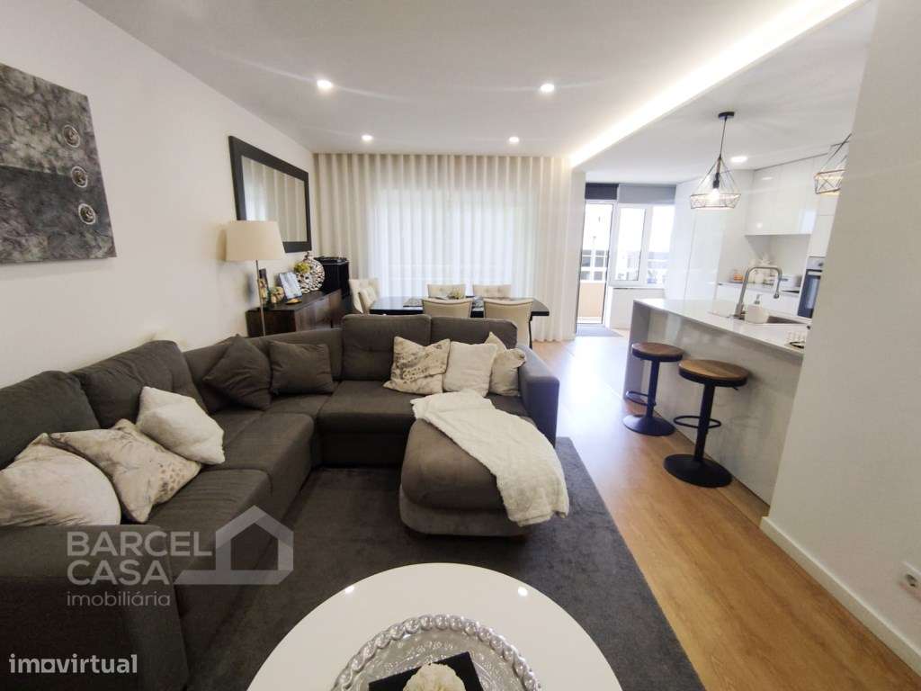 T3 Totalmente Renovado, Equipado e com Varanda, à Entrada da Cidade...-7