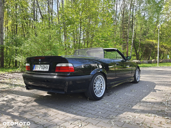 BMW Seria 3 320i Cabriolet - 16