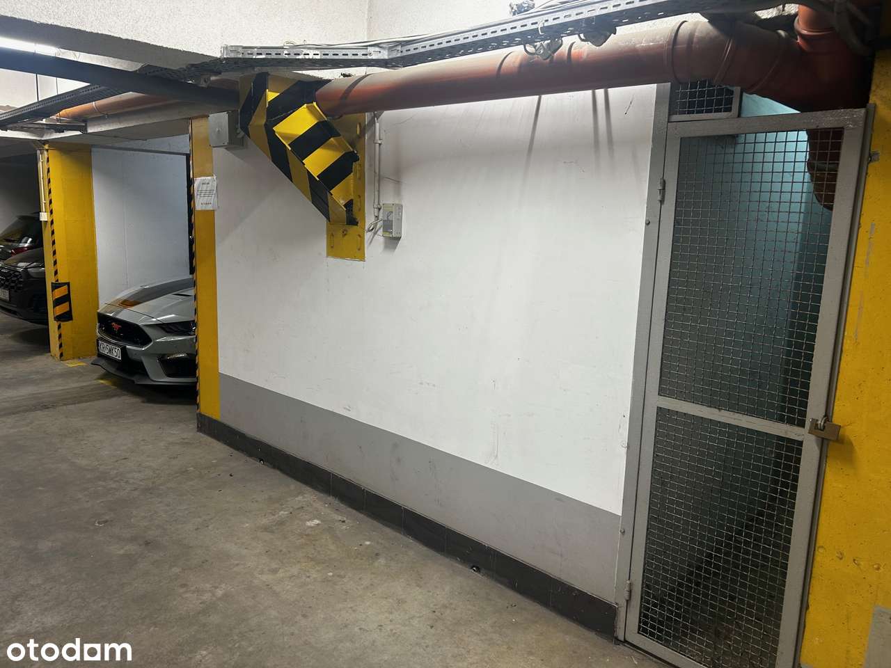 Sprzedam miejsce postojowe 3szt. (dwa zabudowane pod magazynek) Ruczaj - Pełny obrazek: 2/9