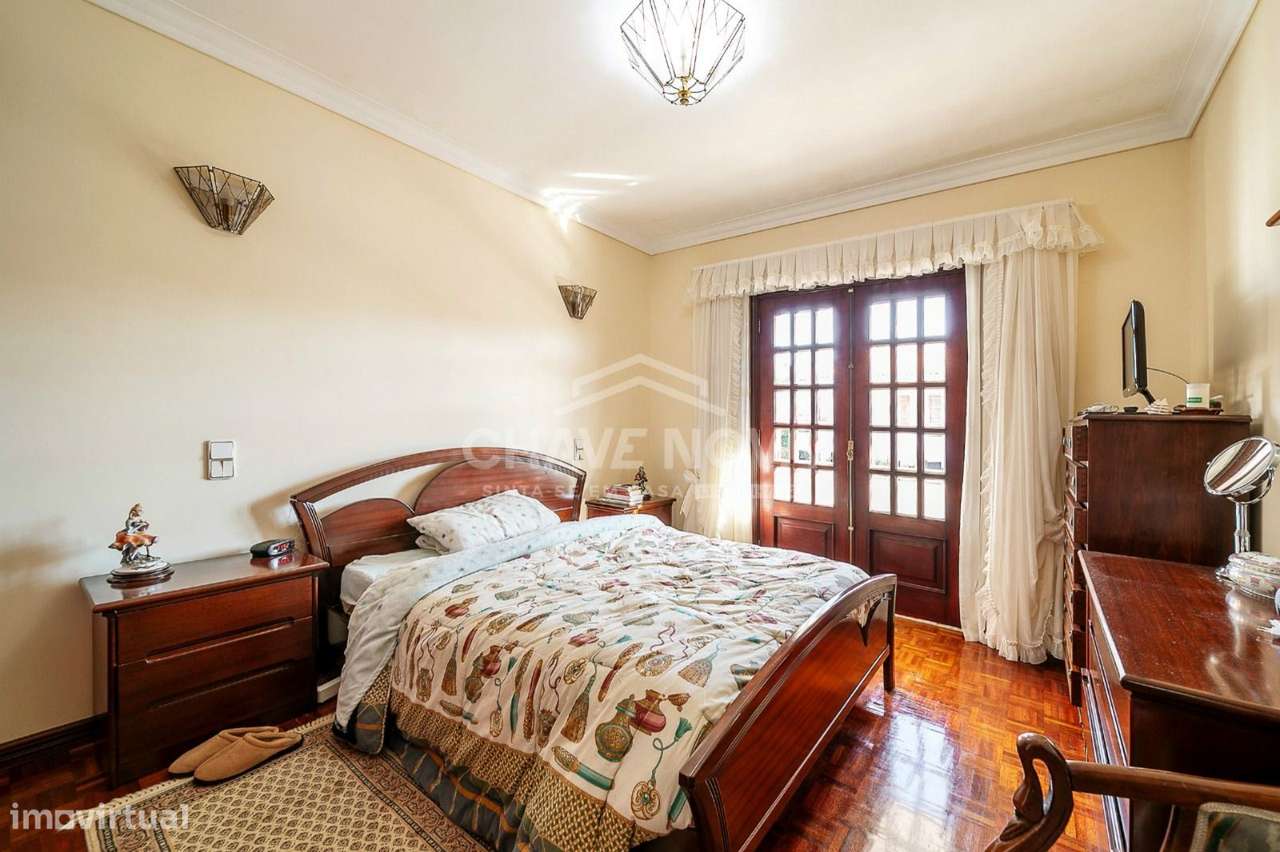 Moradia Isolada T4+1 em Miramar-8