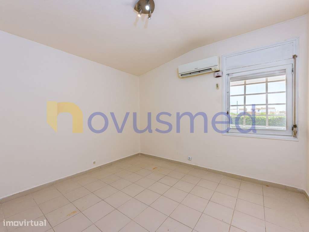 Moradia com Piscina na Zona Premium Areias São João, Albufeira-34
