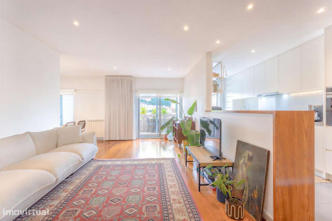 Apartamento T2 Renovado | Centro da Senhora da Hora | Terraço,...-0