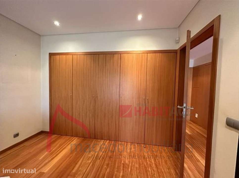 Moradia Individual T3 com piscina em Lomar-17