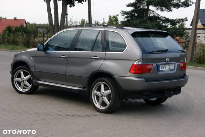 BMW X5 4.4i - 11