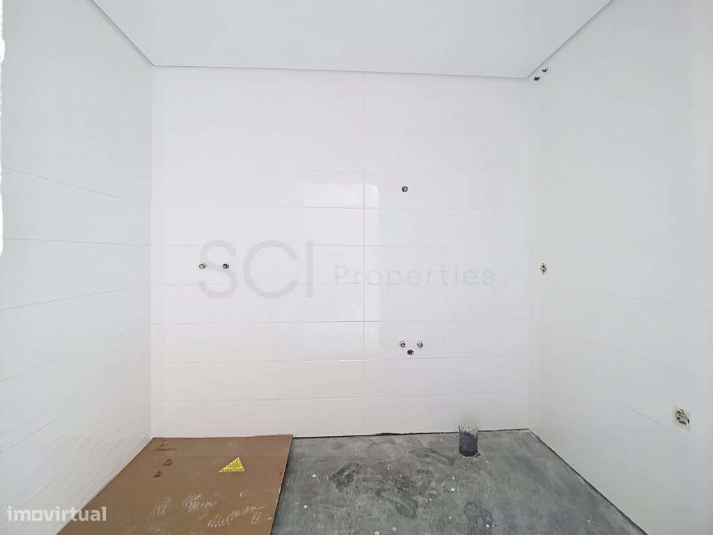 Apartamento T3 duplex, com varandas, na Quinta do Conde-25