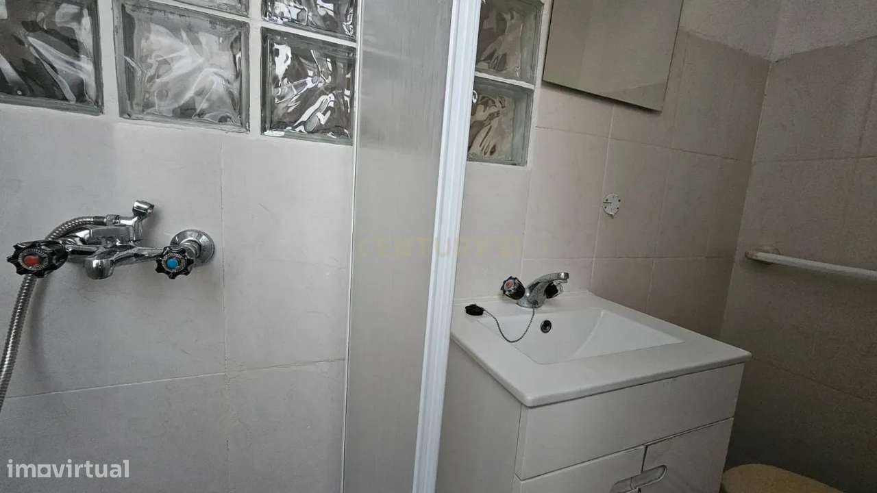 Apartamento T1 no Barreiro - Zona ARU - Zona Ribeirinha-10
