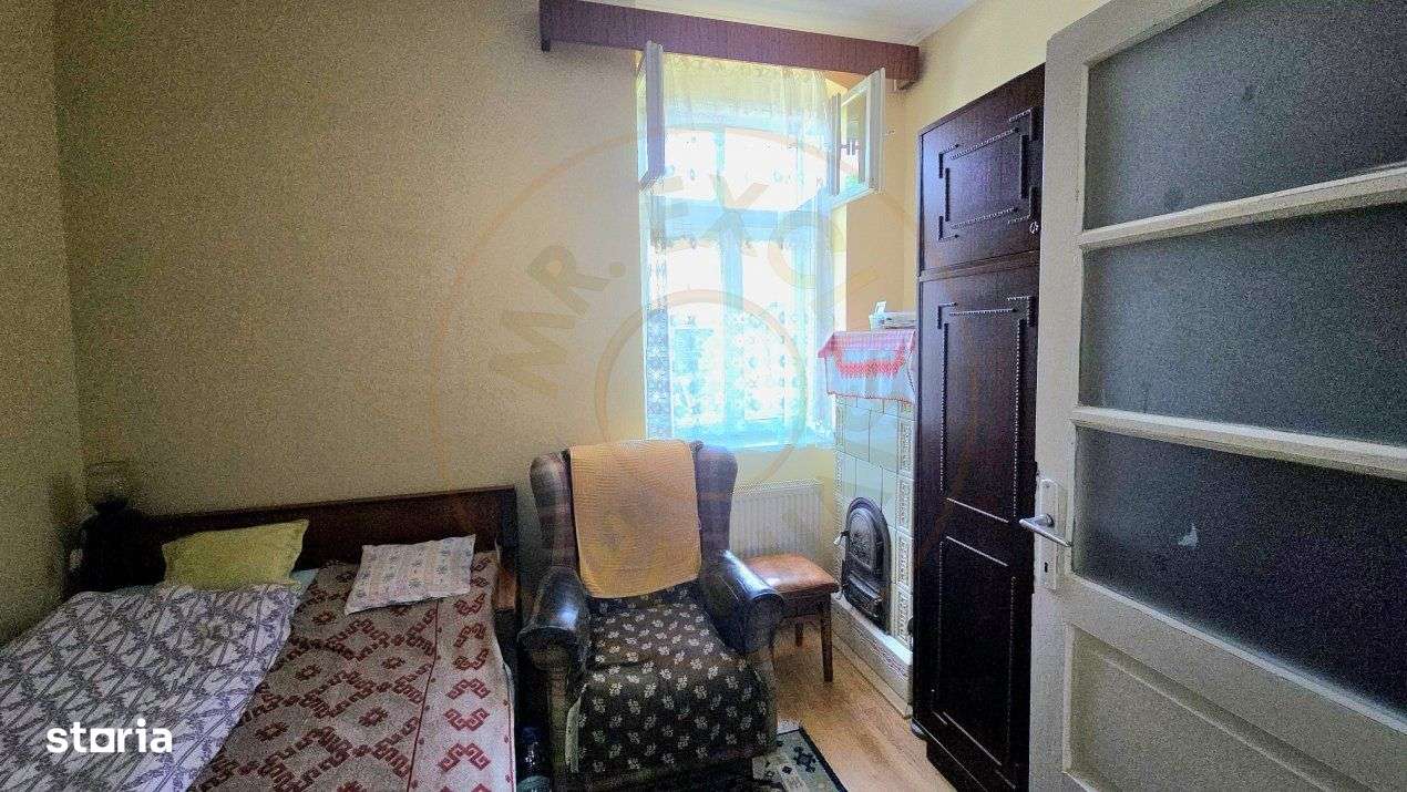 Casa cocheta cu 3 camere de vanzare, chiar in inima orasului Satu Mare - Imagine principală: 4/10