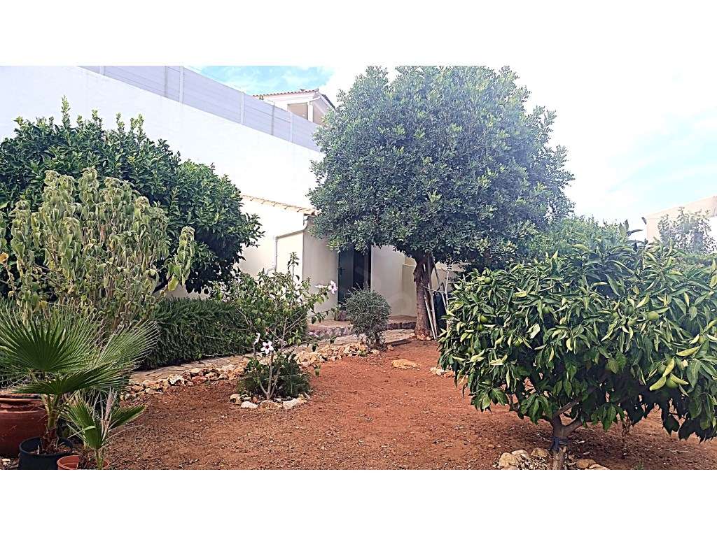 Moradia V4 com Garagem para 4 Carros, Goncinha, Loulé, Algarve-17
