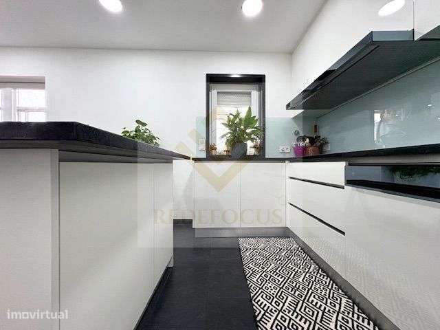 Apartamento T3 Renovado em Mozelos-11