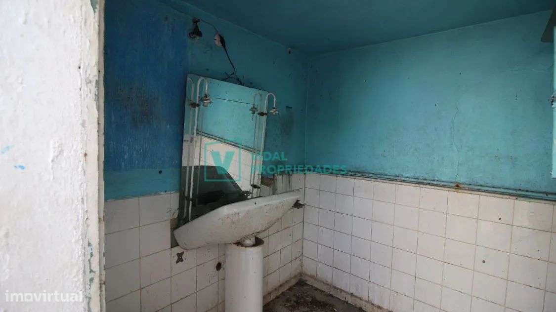 T2 em banda com garagem, jardim e terraço em Faro-10