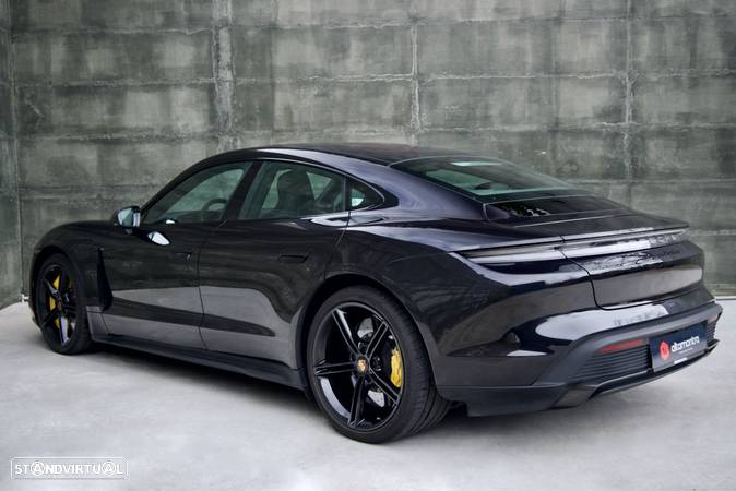 Porsche Taycan Turbo S - 10