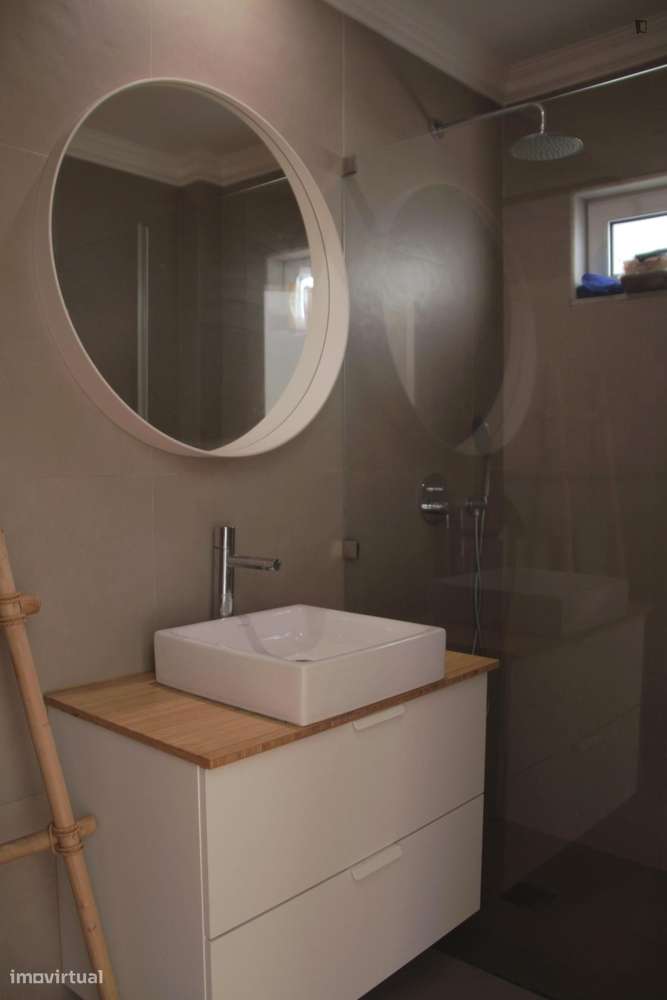 Quarto - localizado em Santa Apolónia Lisbon - Grande imagem: 5/8