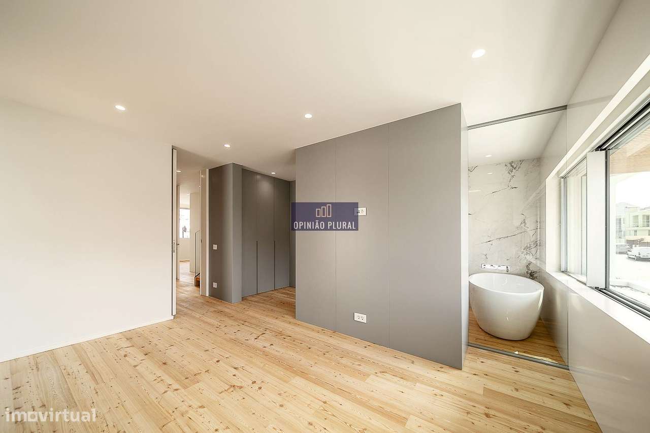 Espaçosa Moradia T4 com Escritório e Piscina - Pronta a Habitar-21