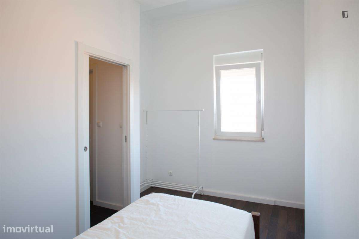 Quarto - localizado em Alcântara Lisbon - Grande imagem: 4/14