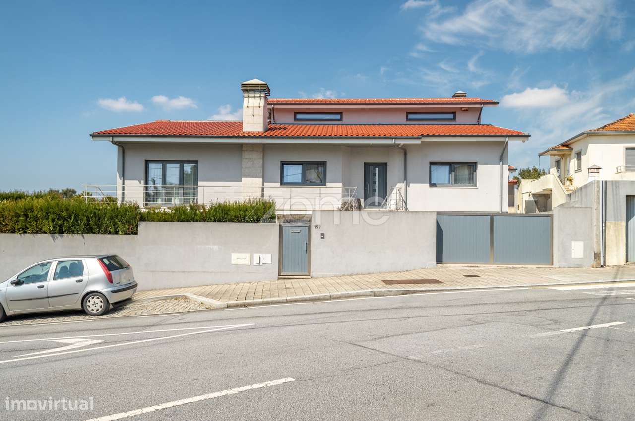 Moradia T4+2 com Piscina e Jardim no Coração de Gondomar - Grande imagem: 3/60