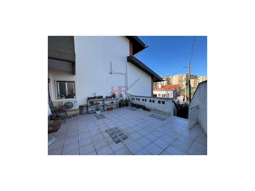 VENDE-SE MORADIA T4+1 COM PISCINA AQUECIDA E GARAGEM.-16