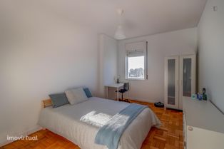 525487 - Quarto com cama de solteiro em apartamento com 7 quartos