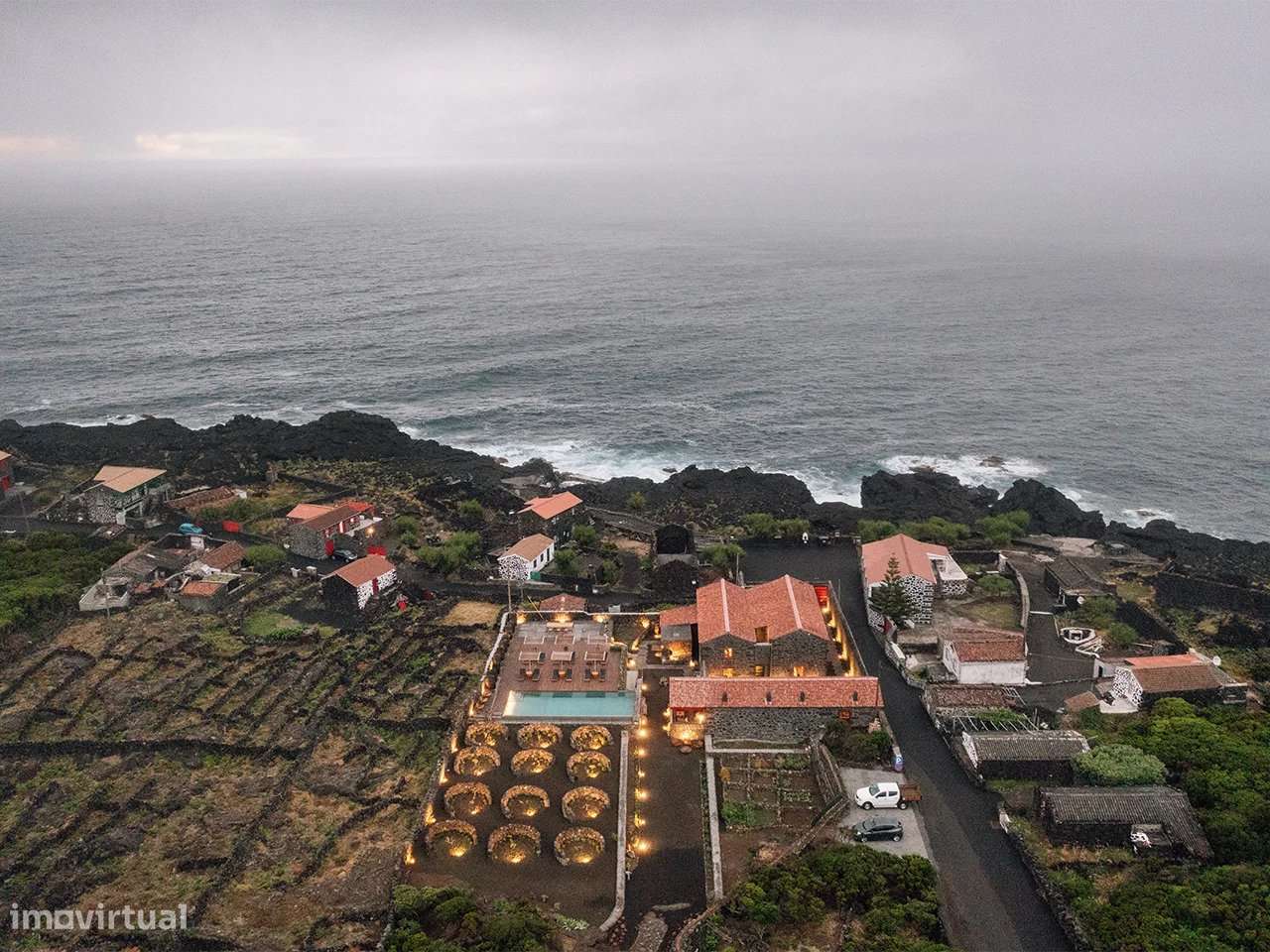 EMPREENDIMENTO LUXUOSO – ADEGA DO FOGO - Grande imagem: 2/47