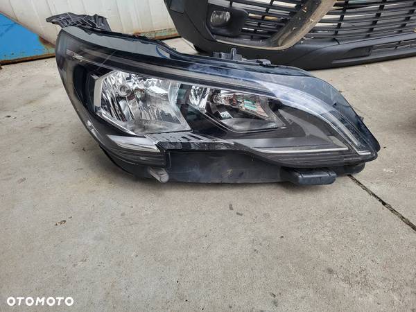 Zderzak lampa belki przód Peugeot 5008 II - 5