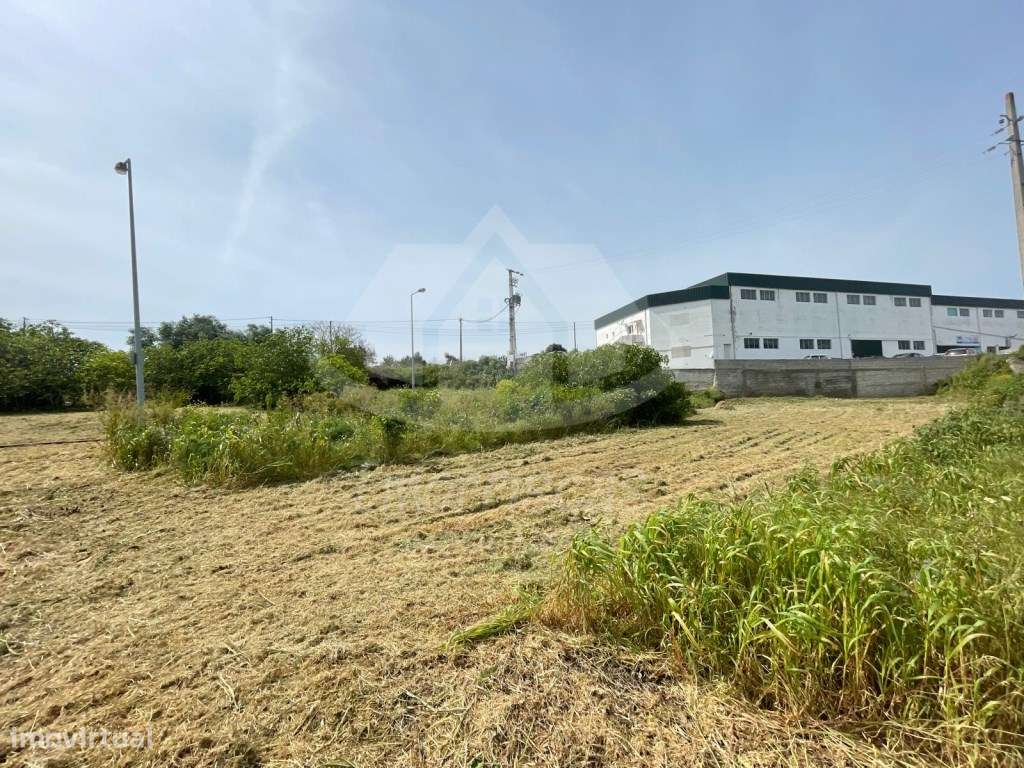 Terreno para prédio com 3 pisos na Quinta dos Mogos II, Vialonga - Grande imagem: 5/8