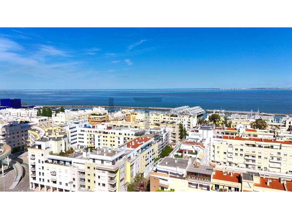 Penthouse T3 (possível T4) com Terraço, plena vista Rio e Garagem, ...-59