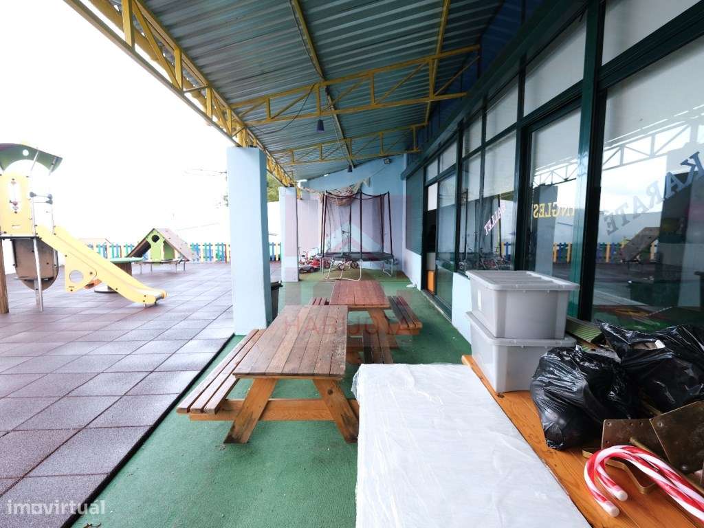 Prédio em Rio Tinto - Próximo à estação da CP e Metro da Campaínha - Grande imagem: 5/29