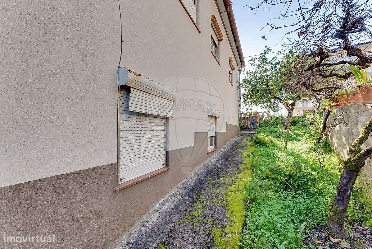 Moradia T6 | 2 Andares com Utilização Independente | Lote 1048m2-25