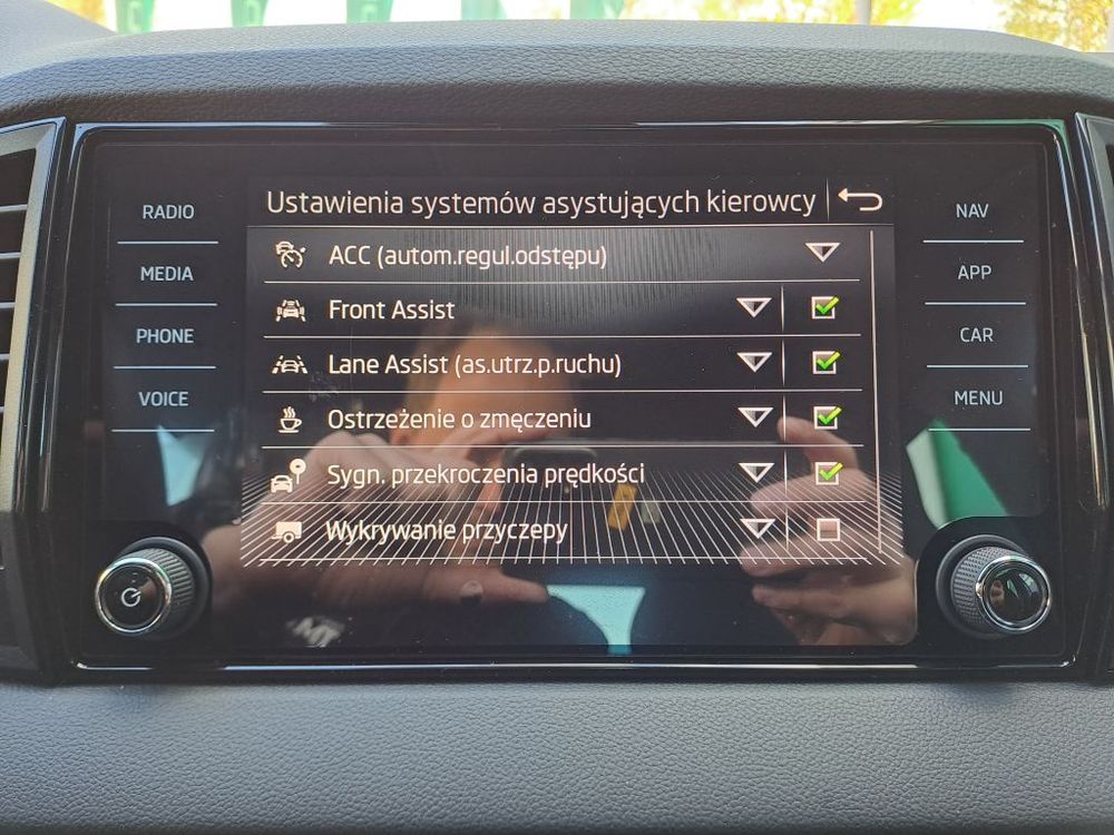 SKODA KAROQ 1.5 TSI 150KM DSG SPORTLINE, fabryczny hak, od ręki