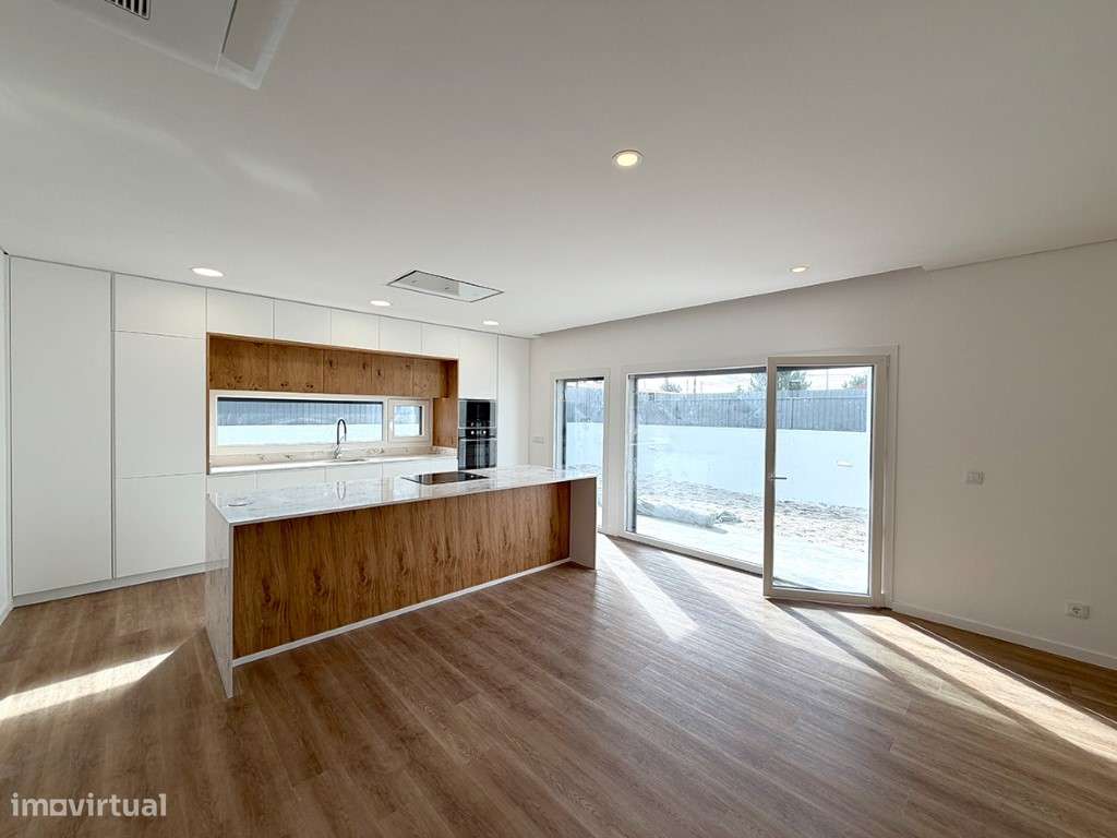 Moradia Isolada T4 Térrea a Venda No Pinhal do General - Grande imagem: 2/22