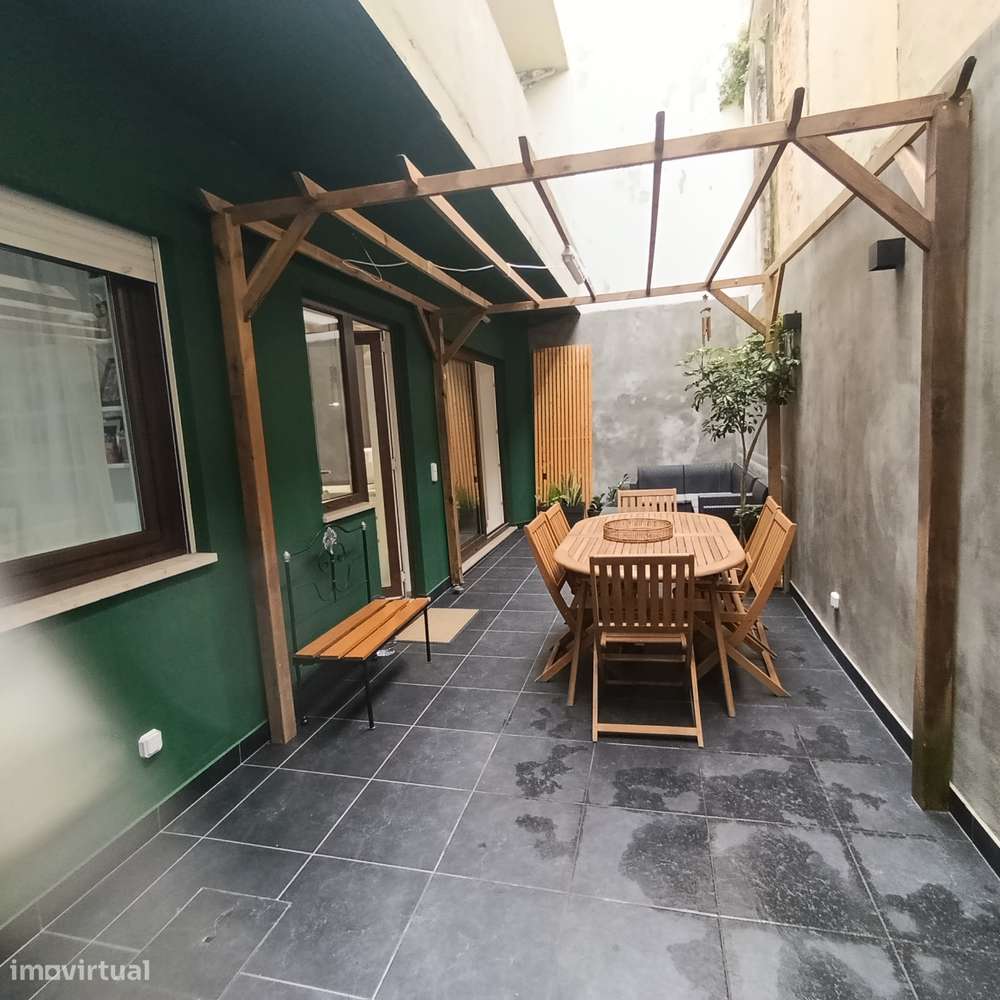 T3 RENOVADO com TERRAÇO, perto de serviços e áreas verdes - Grande imagem: 2/26