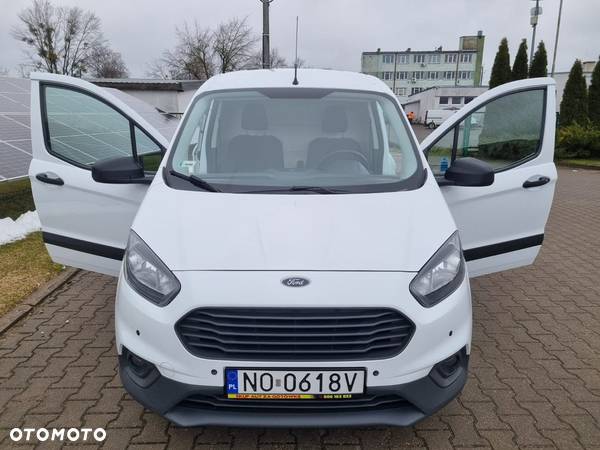 Ford Transit Courier - 12