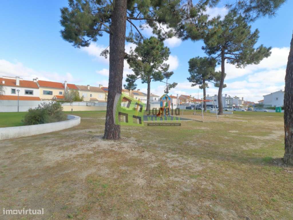 Moradia T3 com Garagem - Choilo, Azeitão-27