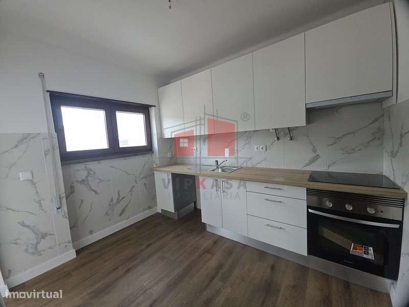 Apartamento T2 remodelado-0