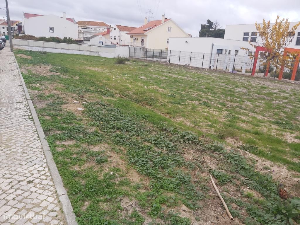 2 Lotes de Terreno Urbano (Plano) com 315 m2