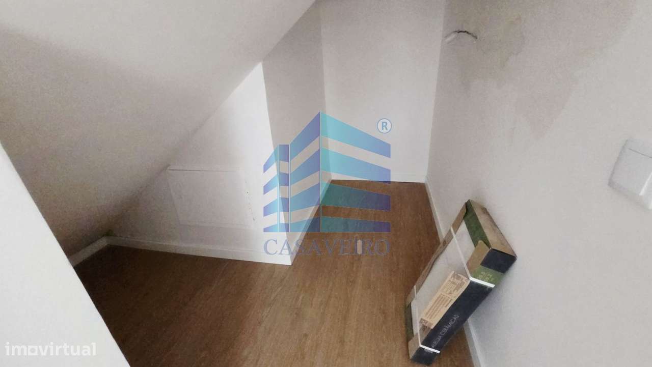 Apartamento T2 Duplex com terraço  centro de Esgueira-21