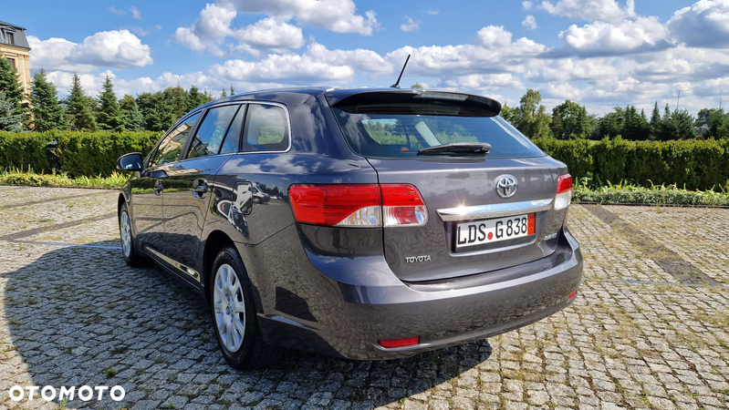 Toyota Avensis 1.8 Premium MS - 7