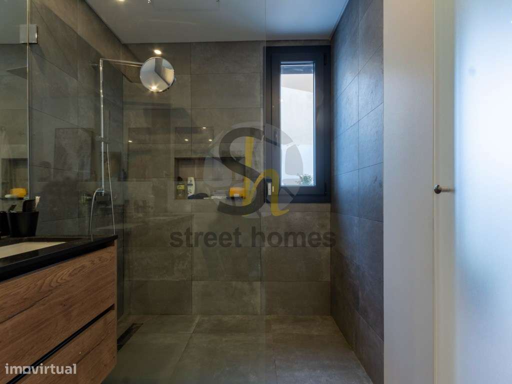 Exclusividade e Design: Moradia Contemporânea com Piscina no Coraçã...-16