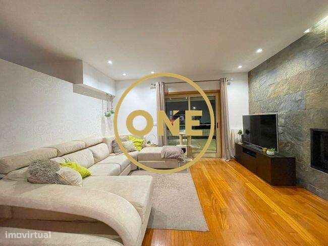 Apartamento T3 com Terraço em Castelões