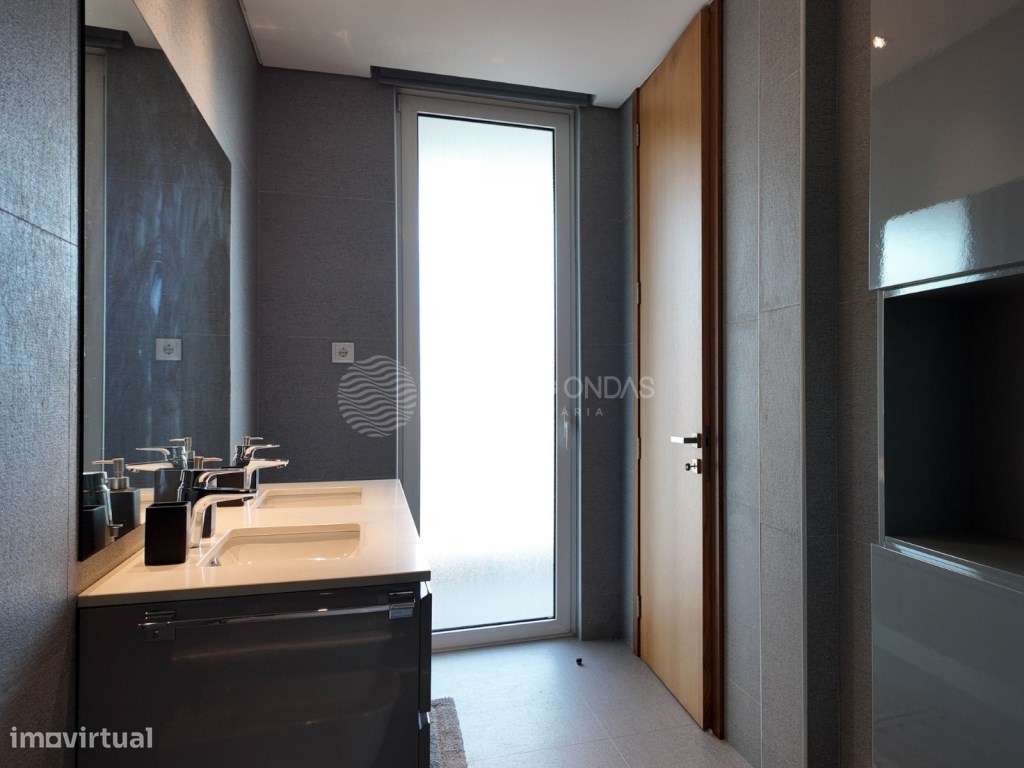Luxuosa Moradia com 548 m2 - Premium com Piscina - 25 minutos do PORTO-38
