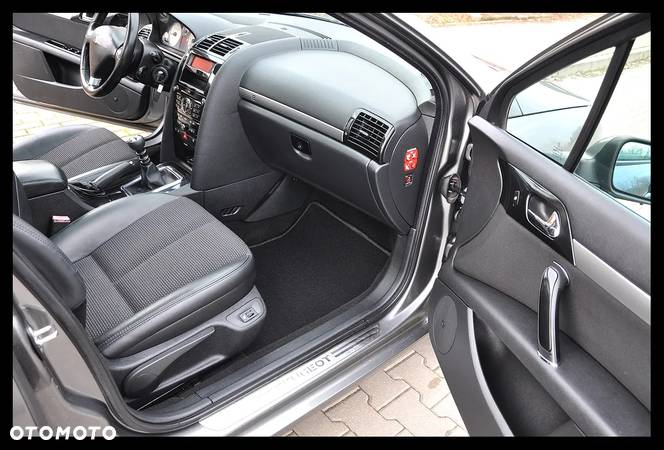 Peugeot 407 SW HDi 140 JBL - 29