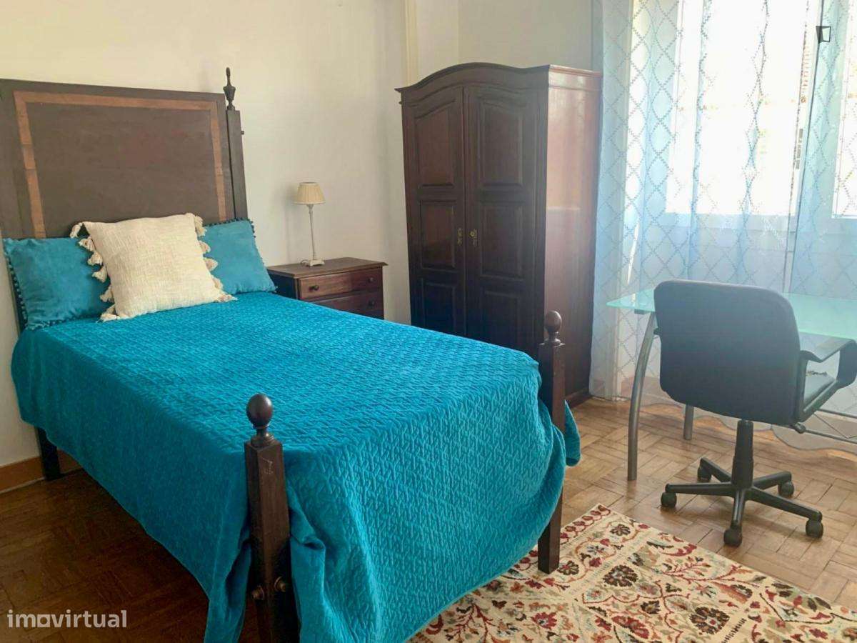 Quarto - localizado em  Coimbra - Grande imagem: 5/9