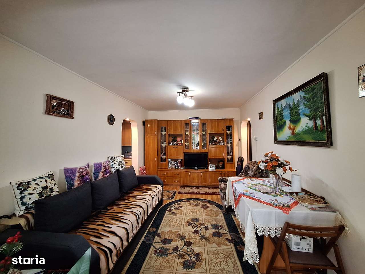 Apartament 2 camere semidecomandate parter,zona Mioritei-1