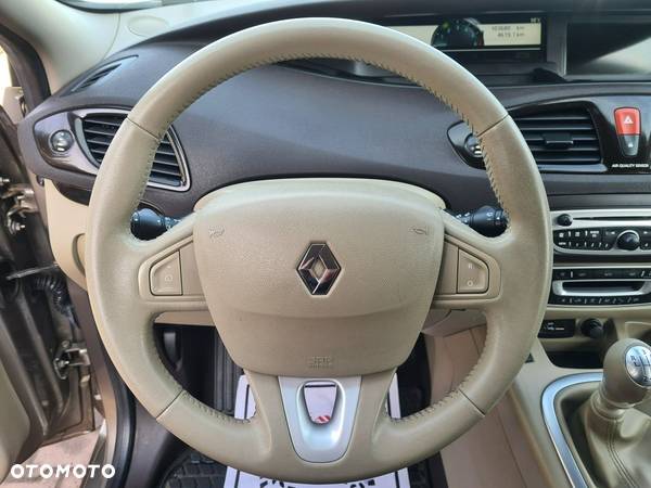 Renault Scenic - 17