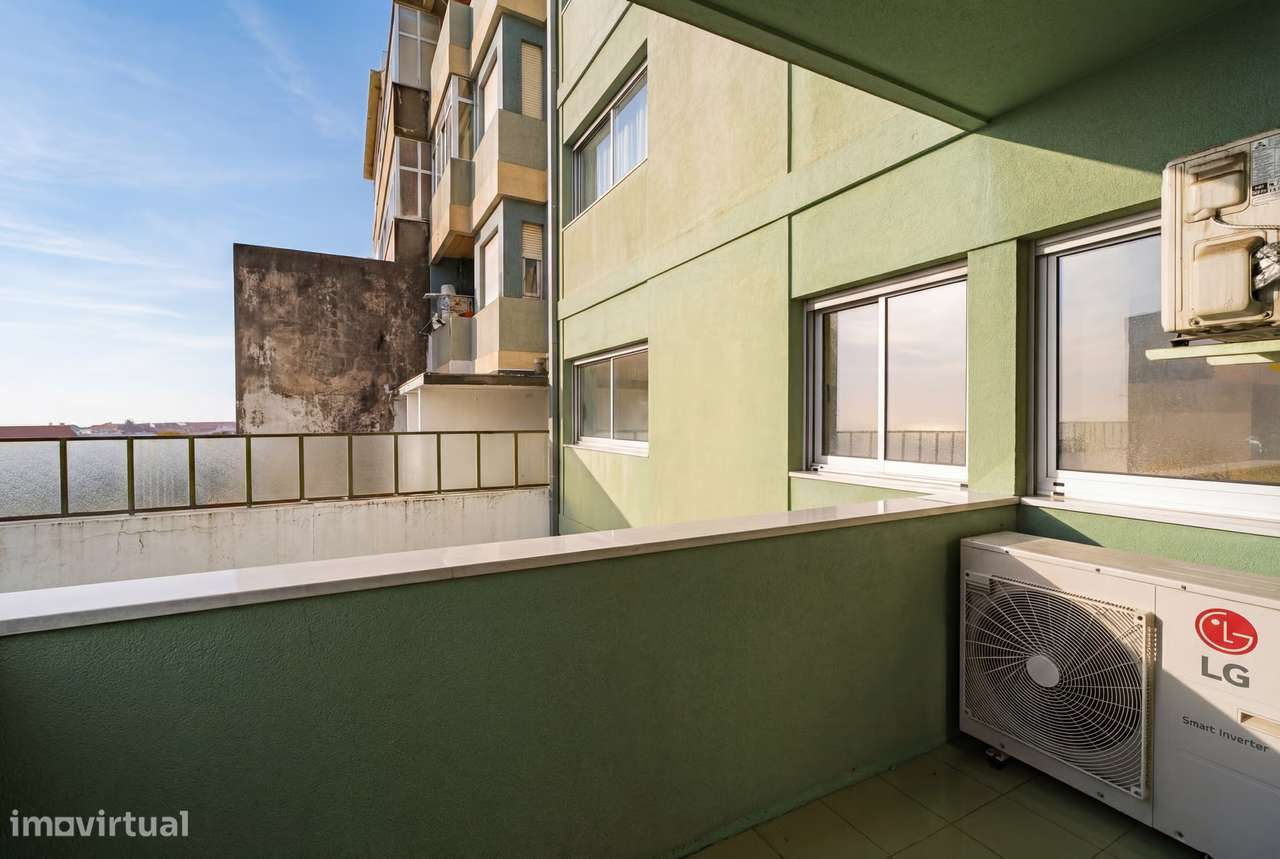 T4 amplo, 4 suites e estacionamento 4 carros – Marquês, Porto-22