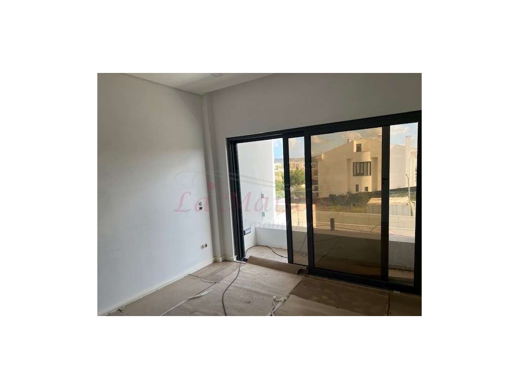 Condomínio privado de luxo V4 Duplex no Fanqueiro-28