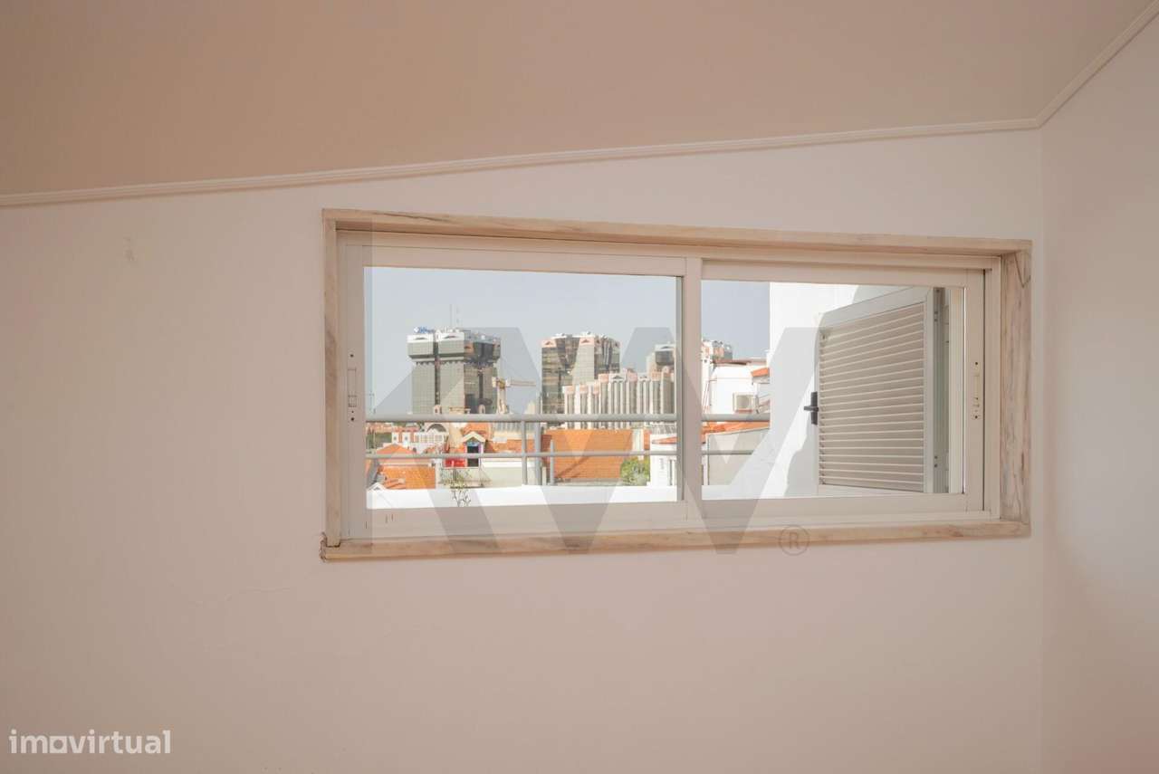 T1 pronto a habitar com estacionamento no centro de Campo de Ourique - Grande imagem: 4/33
