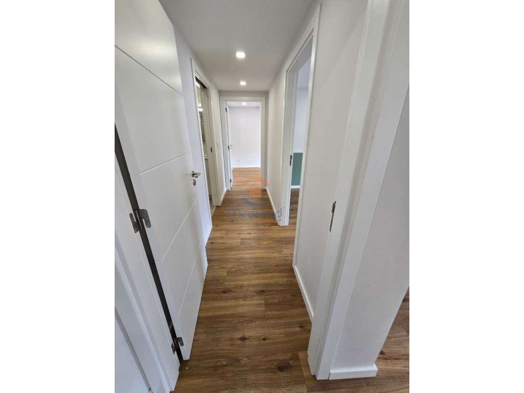 Apartamento T2 Totalmente Remodelado | Quinta do Pinheiro, Pontinha-14