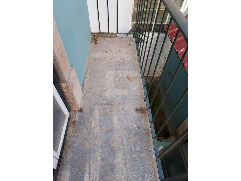 Apartamento T2 recuperado 1 andar, vista de rio, próximo do Panteão... - Grande imagem: 5/16