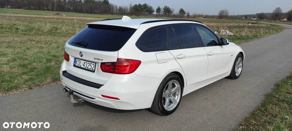 BMW Seria 3 318d Touring Sport Line - 19